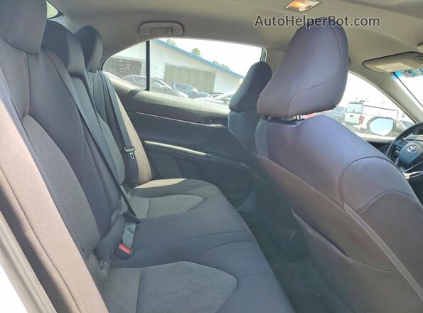 4T1B11HK0JU641494 2018 TOYOTA CAMRY White Vista interior trasera