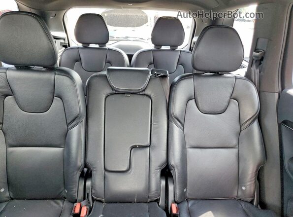 YV4A22PK3J1325851 2018 VOLVO XC90 Silver Widok wnętrza z tyłu