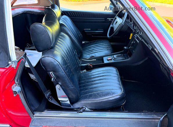 10704412028692 1976 MERCEDES-BENZ 450 Red Widok z tyłu