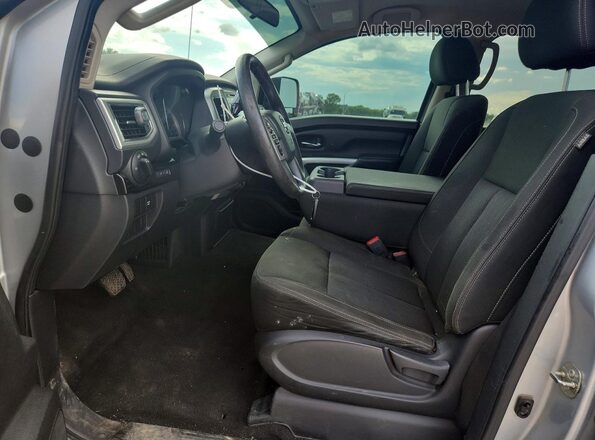 1N6BA1F33HN568820 2017 NISSAN TITAN Silver Առջևի վահանակի տեսք