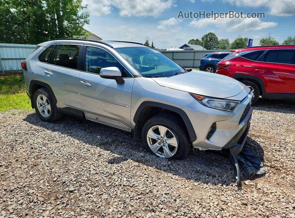 2T3P1RFV0KW058658 2019 TOYOTA RAV4 Silver Front right