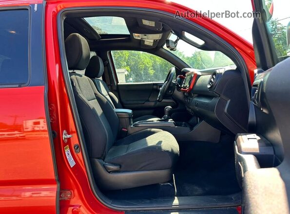 3TMCZ5AN3GM012158 2016 TOYOTA TACOMA Red Vista de los asientos traseros