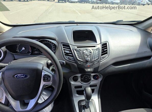 3FADP4EJ0KM155286 2019 FORD FIESTA White Հետևի նստատեղերի տեսք