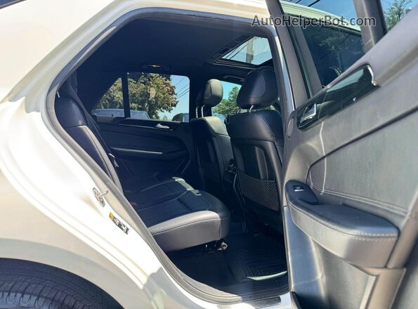 4JGDA5JB9JB165459 2018 MERCEDES-BENZ GLE-CLASS White Front interior view