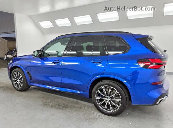 5UX33EU04T9018947 2026 BMW X5 Blue Rear right