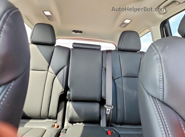 4S4WMAAD5T3423788 2026 SUBARU ASCENT White Vista de los asientos traseros