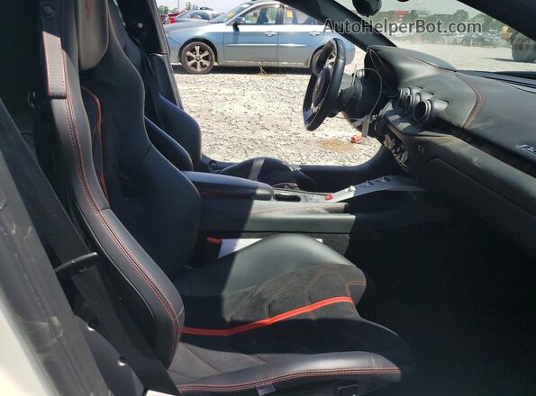 ZFF74UFA5E0198254 2014 FERRARI F12 White Rear seats view