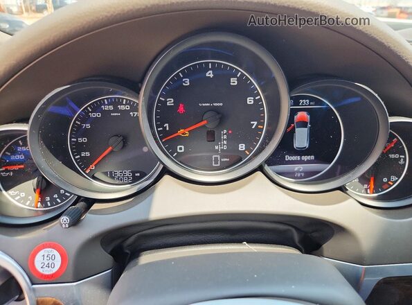 WP1AA2A27JKA01793 2018 PORSCHE CAYENNE White Հետևի նստատեղերի տեսք