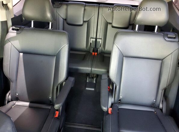 1V2CP2CA2JC592850 2018 VOLKSWAGEN ATLAS White Սալոնի հետևի տեսք