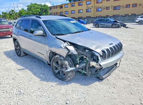 1C4PJLCB2JD540051 2018 JEEP CHEROKEE Silver Vista frontal