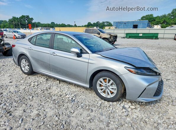 4T1DAACK2SU014491 2025 TOYOTA CAMRY Серебряный Вид спереди
