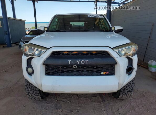JTEZU5JR4J5174546 2018 TOYOTA 4RUNNER White Widok z tyłu