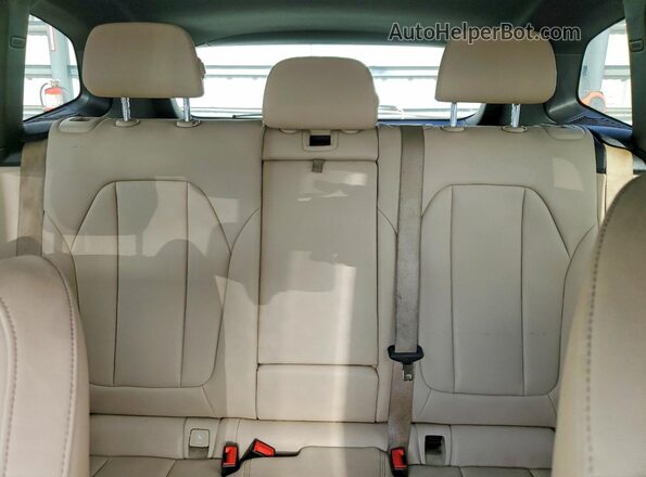 5UXTR9C5XJLD61865 2018 BMW X3 Blue Вид задньої частини салону