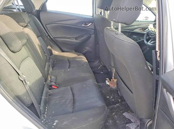 JM1DKDC70L1470023 2020 MAZDA CX-3 Серебряный Вид задней части салона