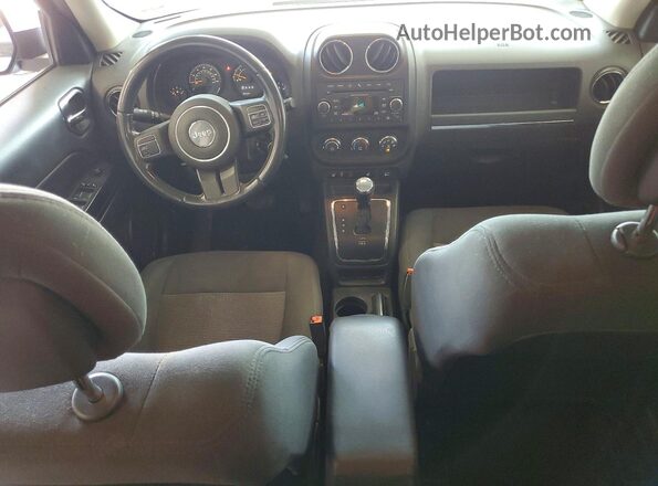 1C4NJPFA7HD161087 2017 JEEP PATRIOT Black ხელსაწყოთა პანელის ხედი