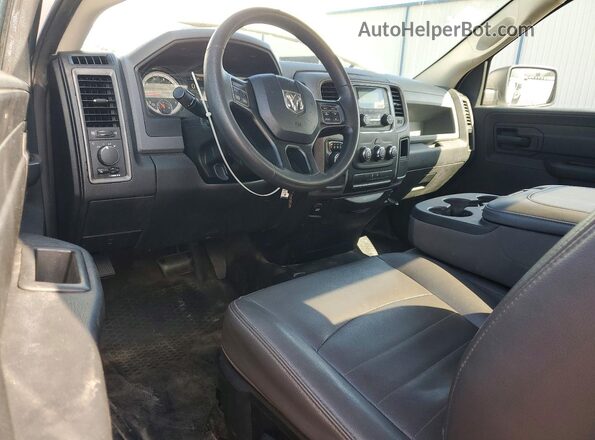 3C6JR6DG2KG705912 2019 RAM 1500 White Սարքավորումների վահանակի տեսք