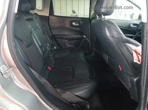 3C4NJDDB3JT441843 2018 JEEP COMPASS Silver Widok komory silnika