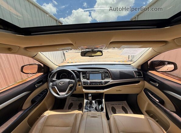 5TDKKRFH9GS155738 2016 TOYOTA HIGHLANDER White Вид задніх сидінь