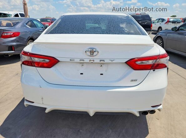 4T1B11HK6JU088804 2018 TOYOTA CAMRY White Вид салону спереду