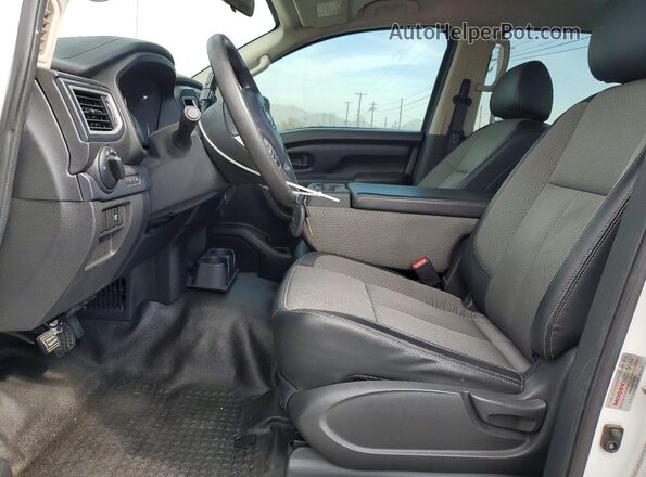 1N6BA1F11HN512017 2017 NISSAN TITAN White Вид панелі приладів