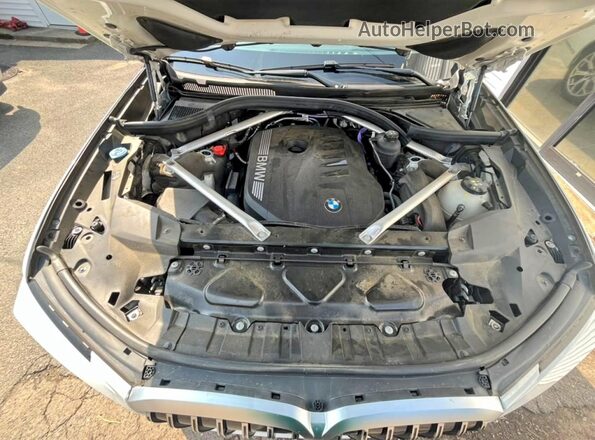 5UX23EM0XS9X97121 2025 BMW X7 White Вид задніх сидінь