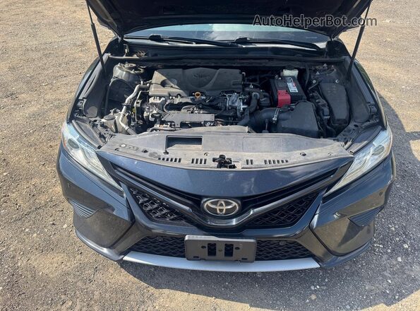 4T1B61HK9JU052302 2018 TOYOTA CAMRY Черный Вид панели приборов