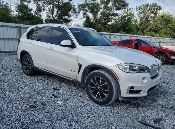 5UXKR2C3XH0X05351 2017 BMW X5 White Front view