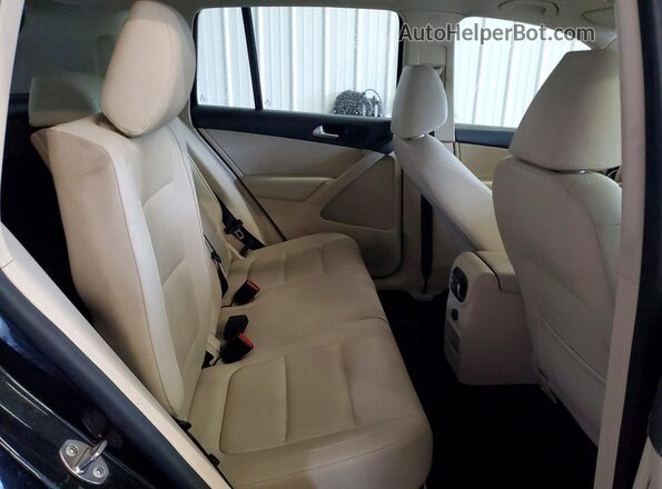 WVGBV7AX7GK000294 2016 VOLKSWAGEN TIGUAN Blue Вид підкапотного простору