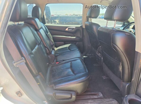 5N1DR2MM7HC659165 2017 NISSAN PATHFINDER Silver Շարժիչի բաժամունքի տեսք