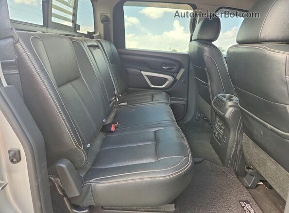 1N6BA1F41KN510589 2019 NISSAN TITAN Silver Vista interior trasera