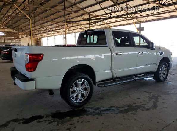 1N6BA1F23HN510374 2017 NISSAN TITAN White Delantero derecho