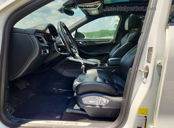 WP1AG2A5XJLB65008 2018 PORSCHE MACAN White Առջևի վահանակի տեսք
