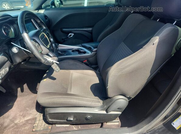 2C3CDZBT2KH573692 2019 DODGE CHALLENGER Black Dashboard view