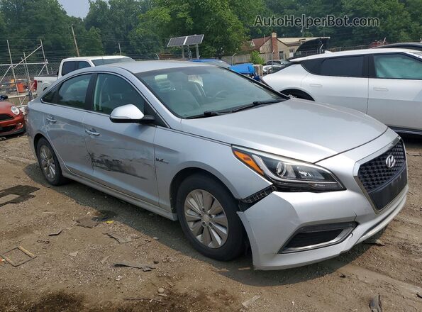 KMHE24L16HA058045 2017 HYUNDAI SONATA Серебряный Вид спереди