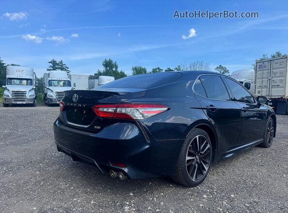 4T1B61HK9JU052302 2018 TOYOTA CAMRY Черный Вид спереди