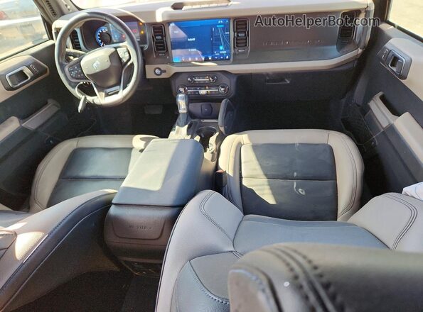 1FMEE5DP0PLC19511 2023 FORD BRONCO Green ხელსაწყოთა პანელის ხედი