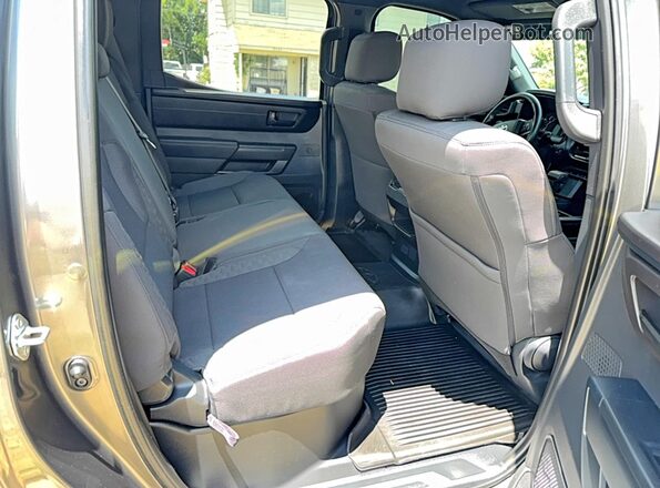 5TFKB5AB4TX052680 2026 TOYOTA TUNDRA Gray Vista interior delantera