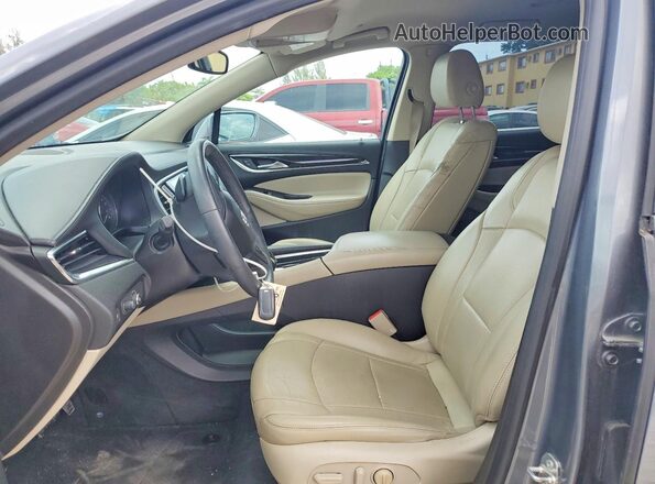 5GAERBKW5JJ138560 2018 BUICK ENCLAVE Серый Вид панели приборов