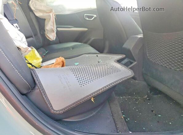 3KPFW4DE3SE156517 2025 KIA K4 Green Rear interior view