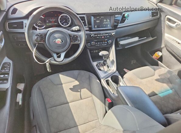 KNDCB3LC9H5050005 2017 KIA NIRO Red Widok zestawu wskaźników