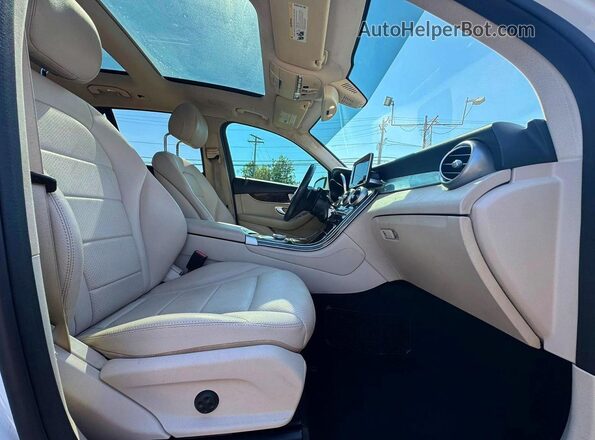 WDC0G4JB8JV016447 2018 MERCEDES-BENZ GLC-CLASS White Rear view