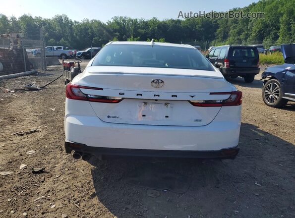 4T1DAACK9SU140315 2025 TOYOTA CAMRY White Սալոնի դիմացի տեսք