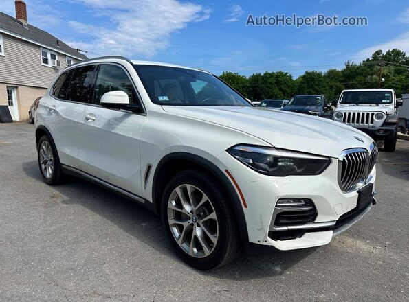5UXCR6C00L9B84696 2020 BMW X5 White Front view