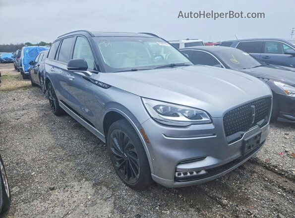 5LM5J9XC0PGL21358 2023 LINCOLN AVIATOR Серебряный Вид спереди