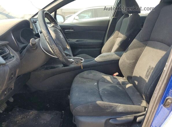 NMTKHMBX4JR047287 2018 TOYOTA C-HR Blue Вид панелі приладів