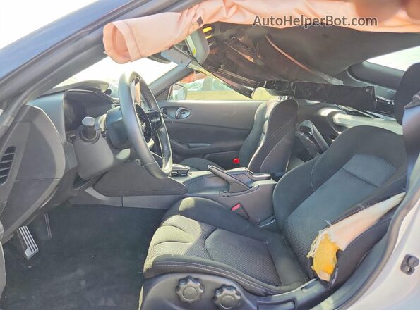 JN1BZ4CH2RM362394 2024 NISSAN Z White Widok deski rozdzielczej
