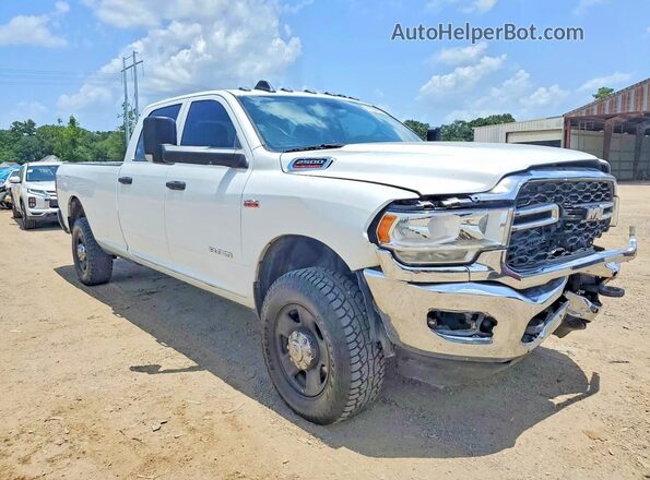 3C6UR5HJ2NG129837 2022 RAM 2500 Белый Вид спереди