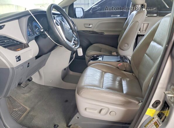 5TDYZ3DC2JS905000 2018 TOYOTA SIENNA Gray Вид панелі приладів