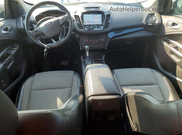 1FMCU9J9XHUD47404 2017 FORD ESCAPE Silver Widok zestawu wskaźników