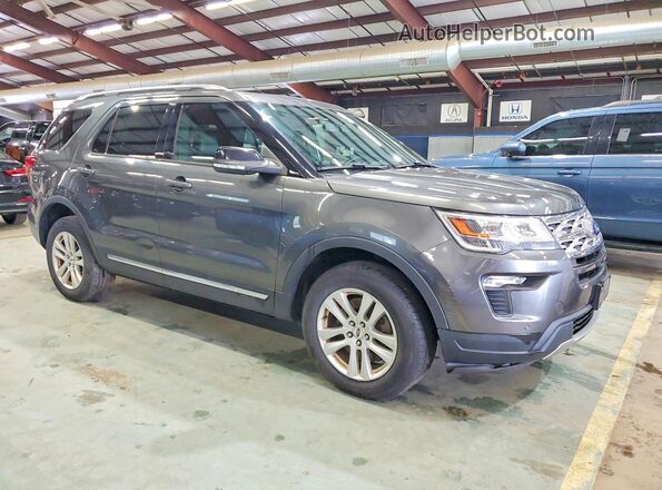 1FM5K8DH3JGB24878 2018 FORD EXPLORER Gray Widok z przodu